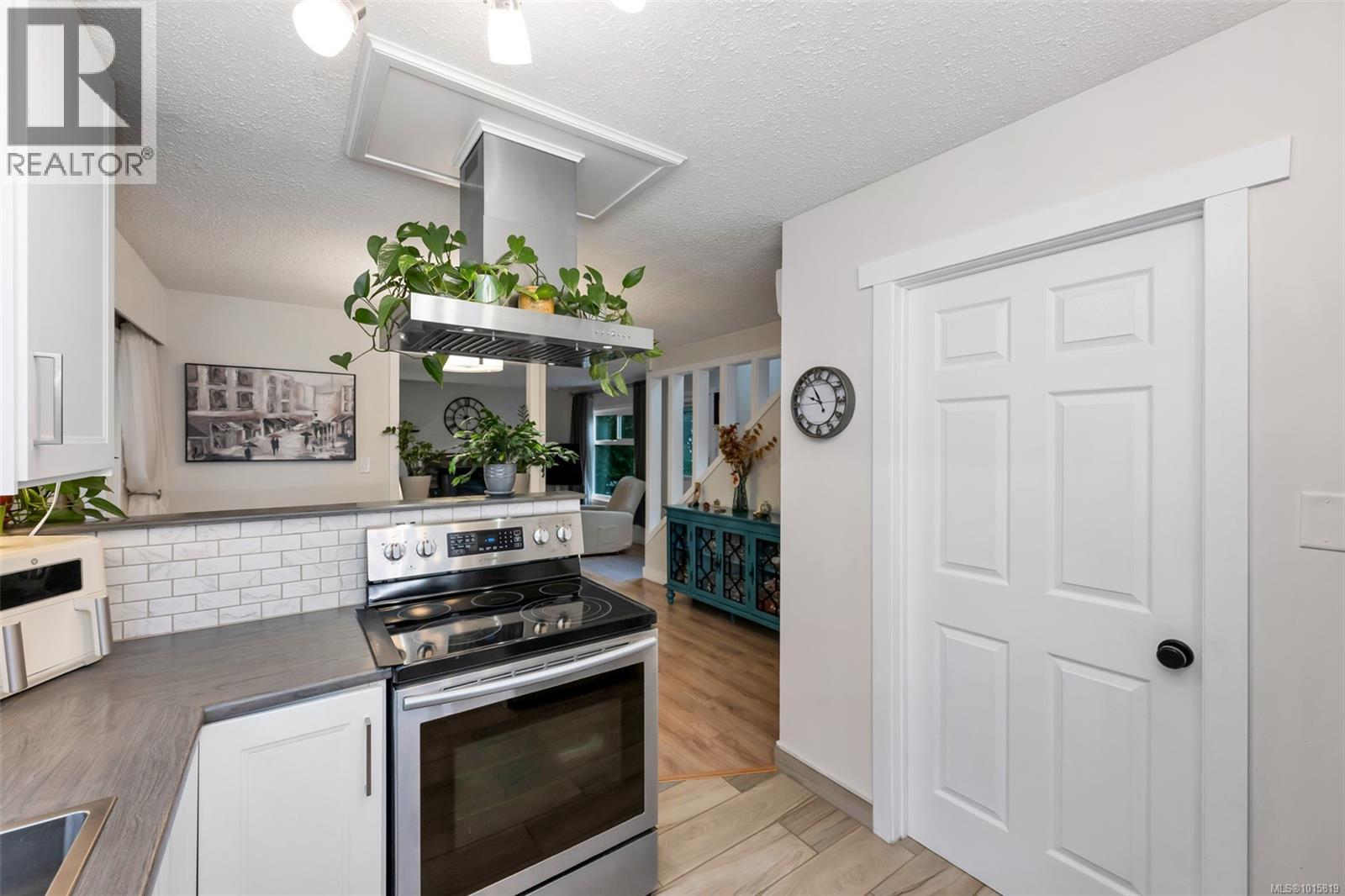 113 2860 Sooke Lake Rd, Langford