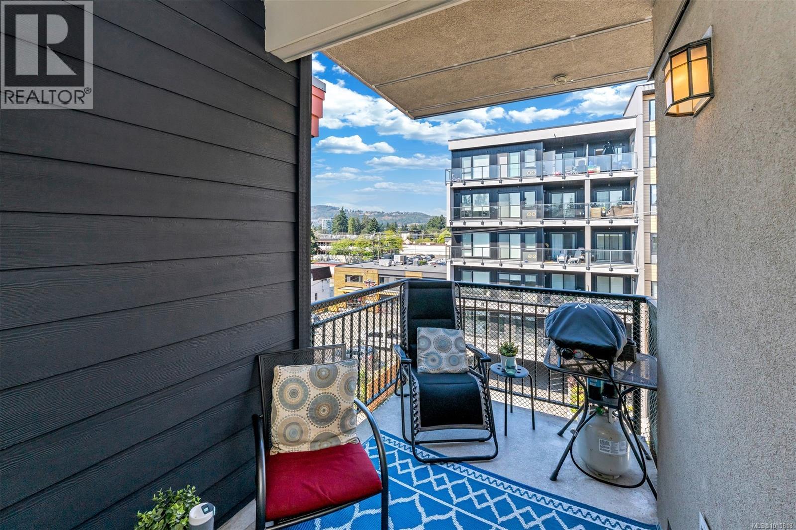 404 662 Goldstream Avenue, Langford