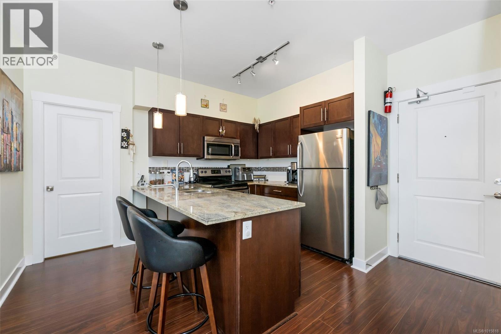 404 662 Goldstream Avenue, Langford