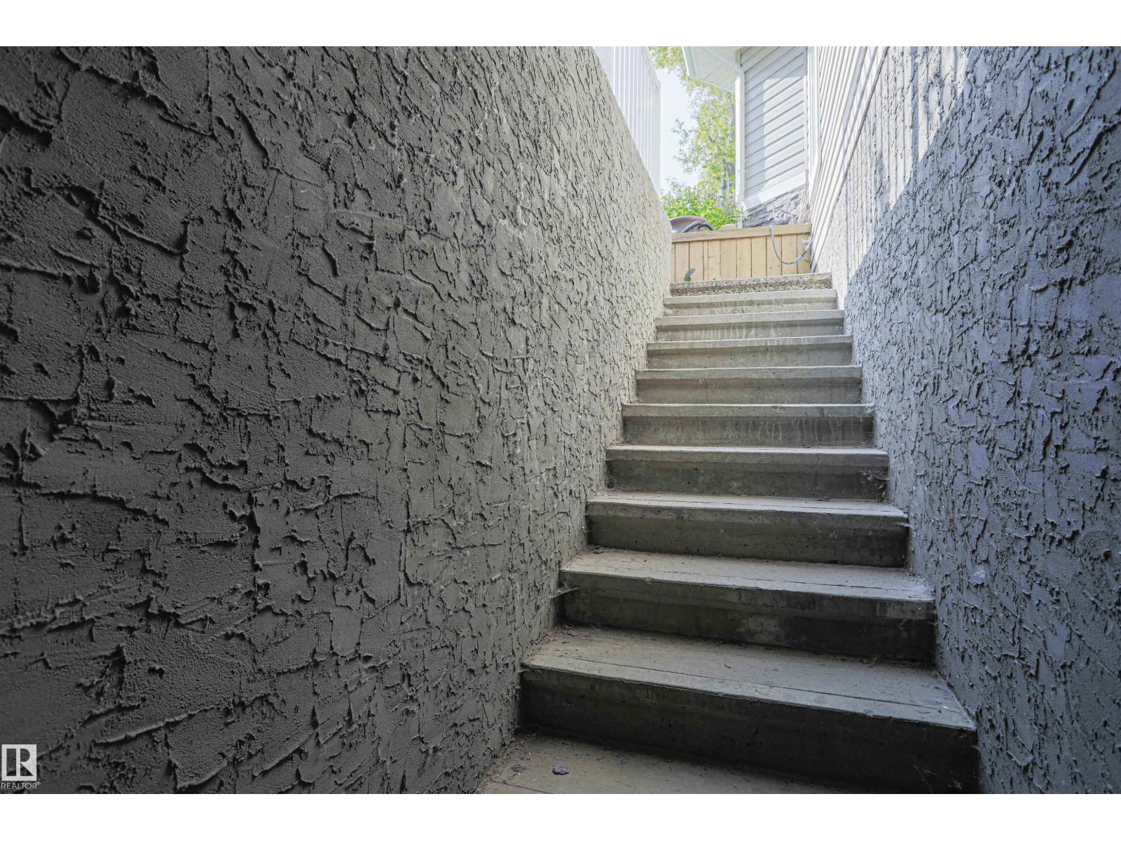 8804 100 ST NW, Edmonton