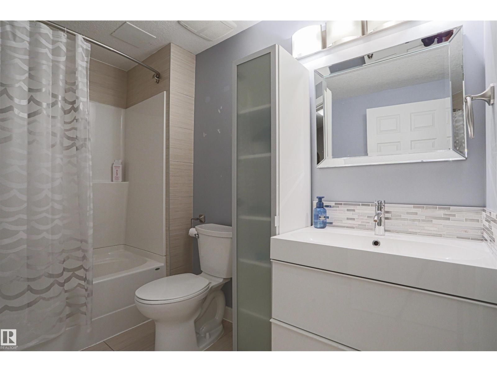 8804 100 ST NW, Edmonton