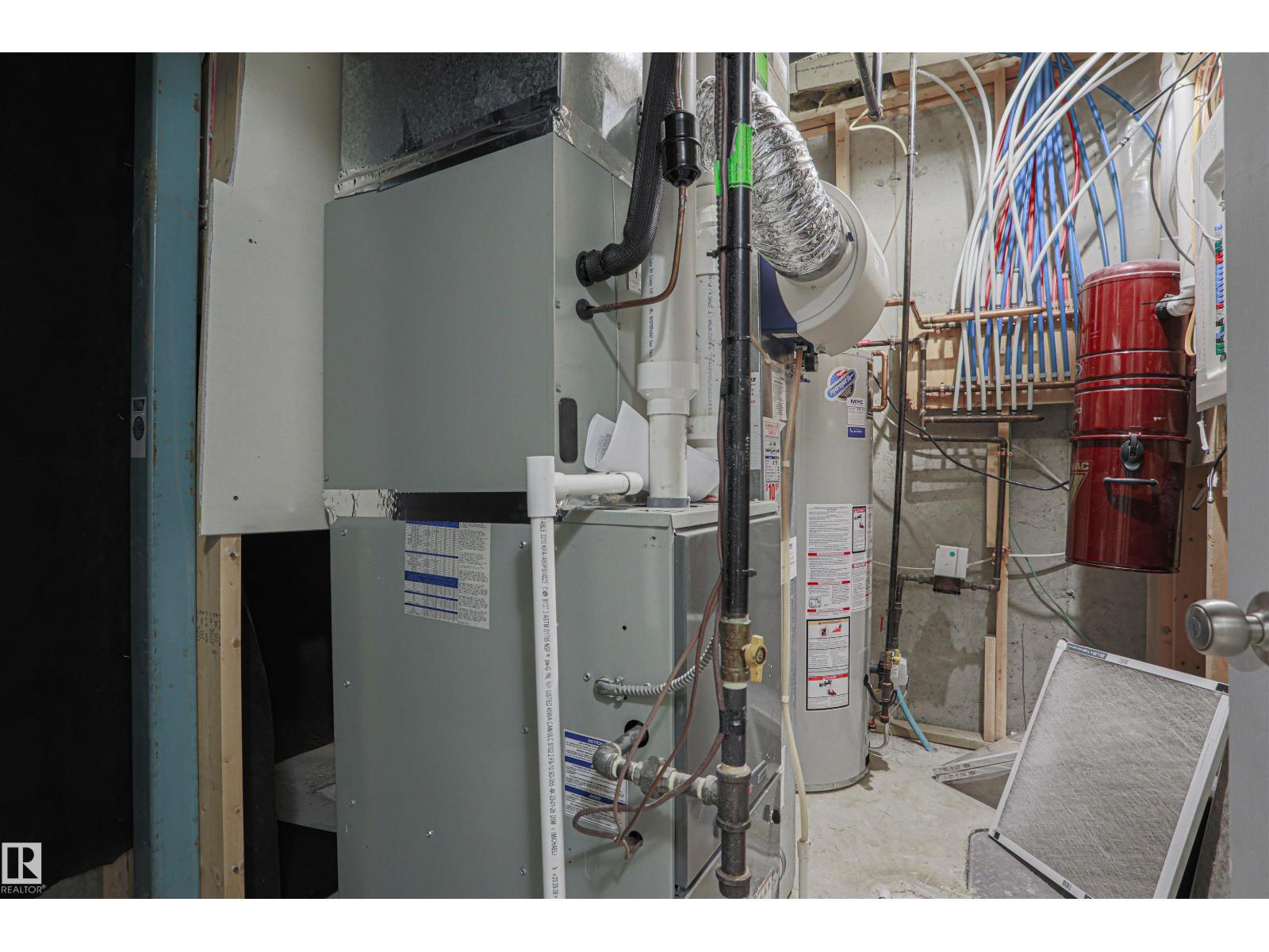 8804 100 ST NW, Edmonton