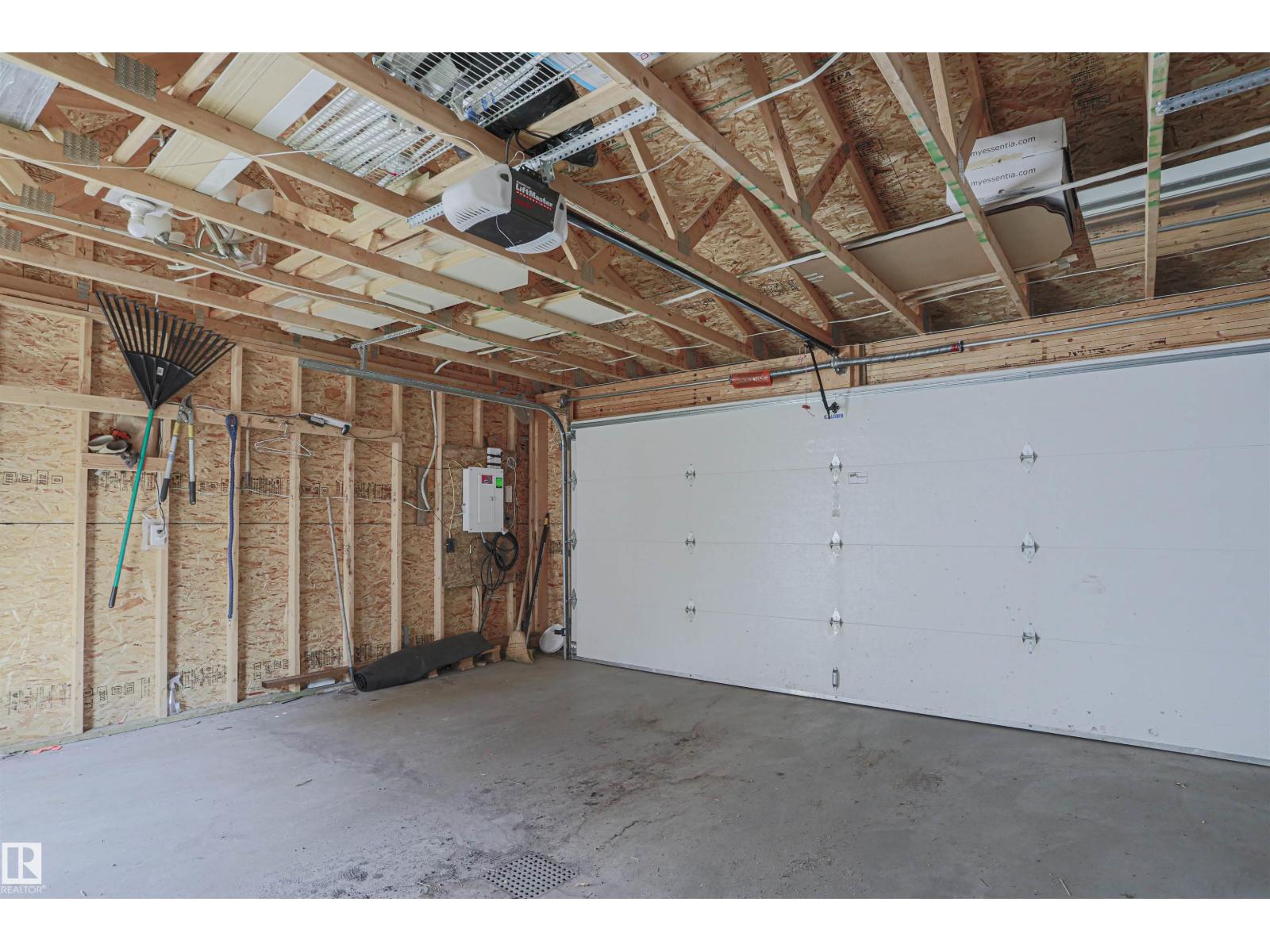 8804 100 ST NW, Edmonton