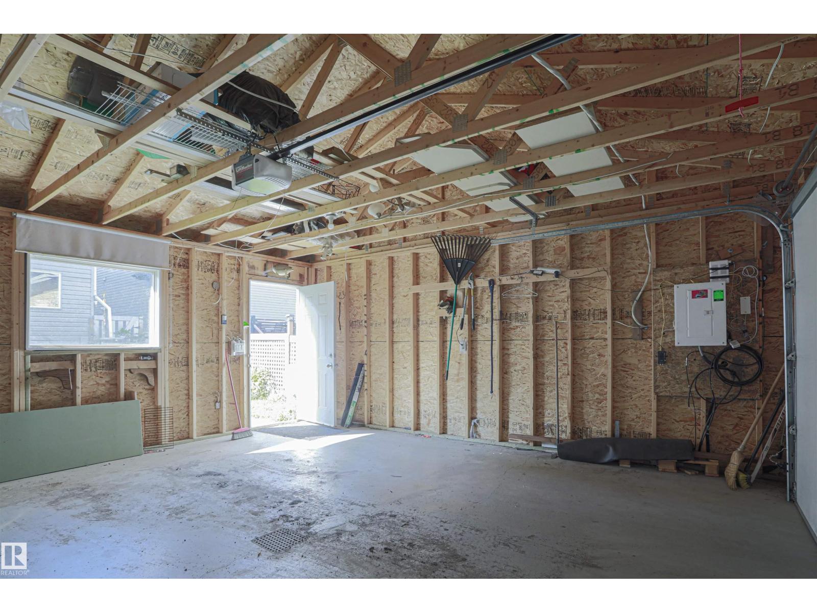 8804 100 ST NW, Edmonton