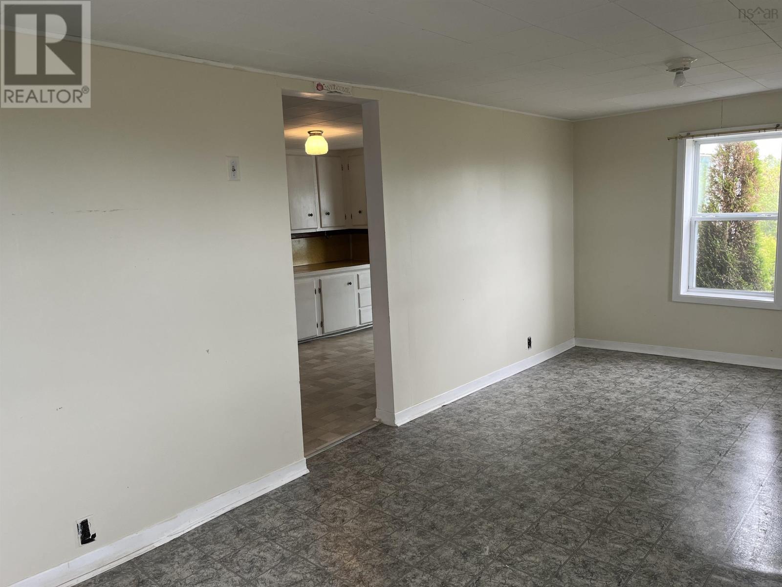 Property 10 of 30 of 607 Highway 2