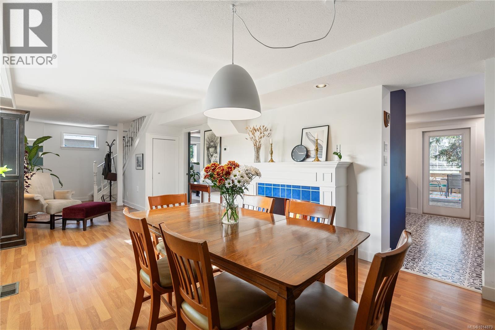  1564 San Juan Avenue, Saanich