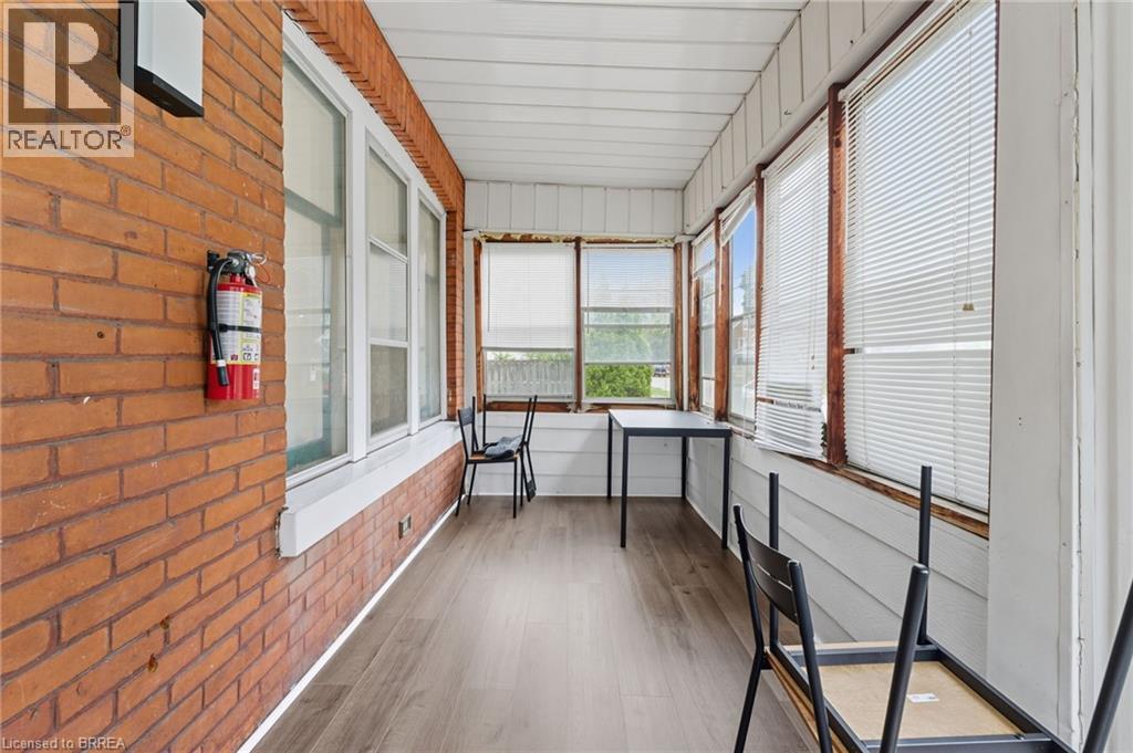 232 BROCK Street - Photo 4 of 24, Brantford, Ontario