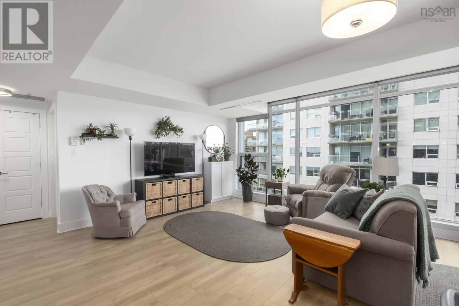 Property 14 of 49 of 607 31 Kings Wharf Place