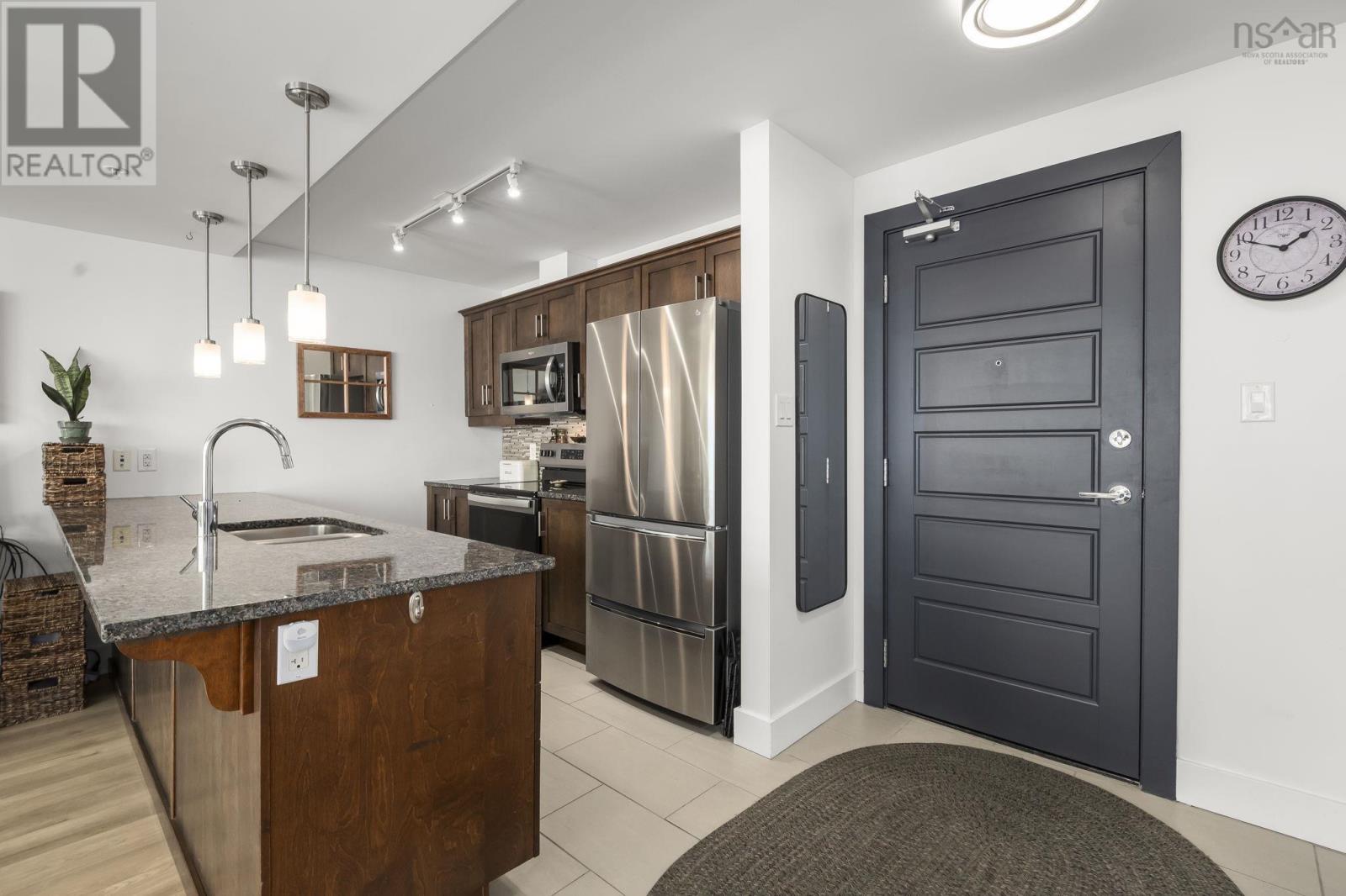 Property 3 of 49 of 607 31 Kings Wharf Place