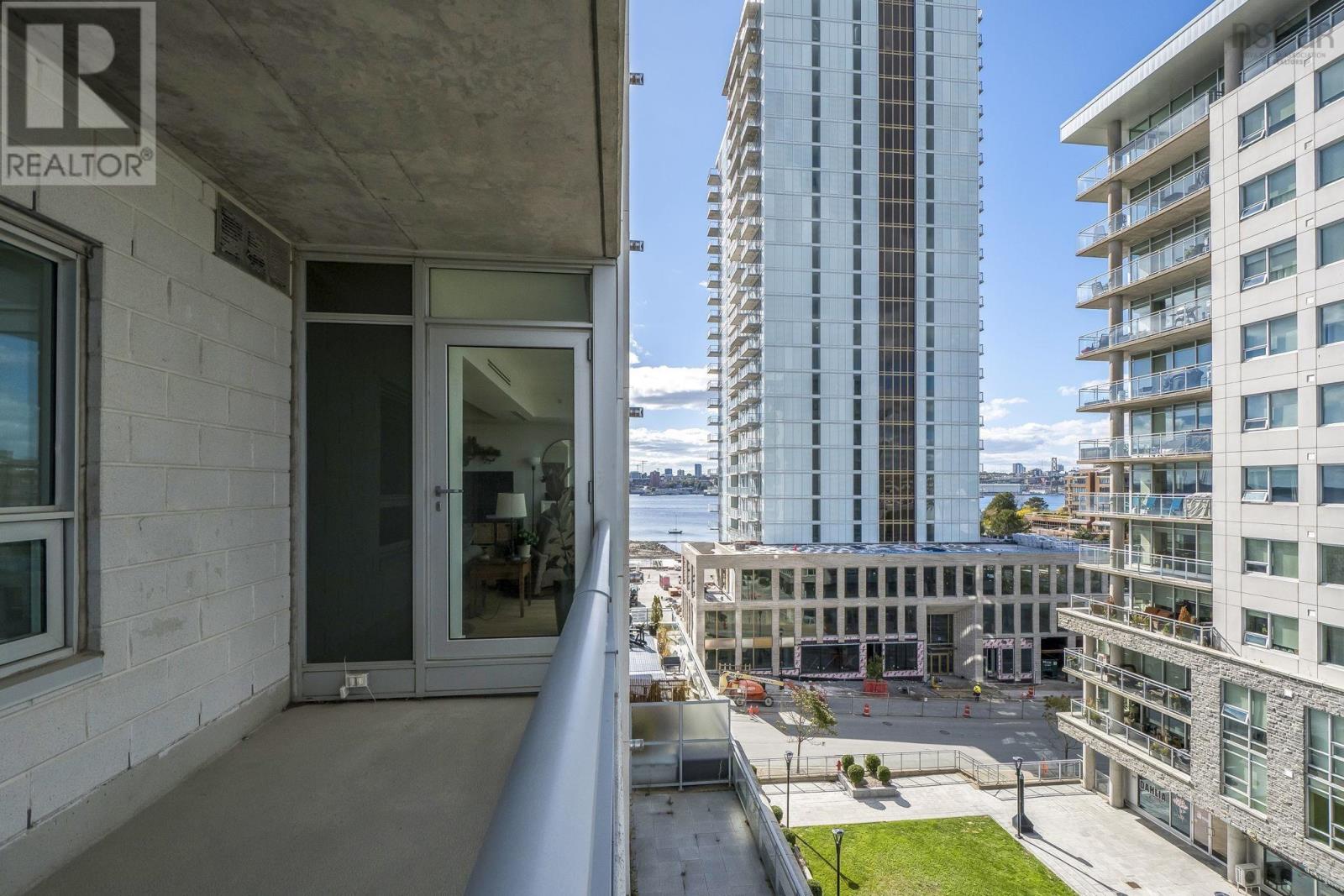 Property 33 of 49 of 607 31 Kings Wharf Place