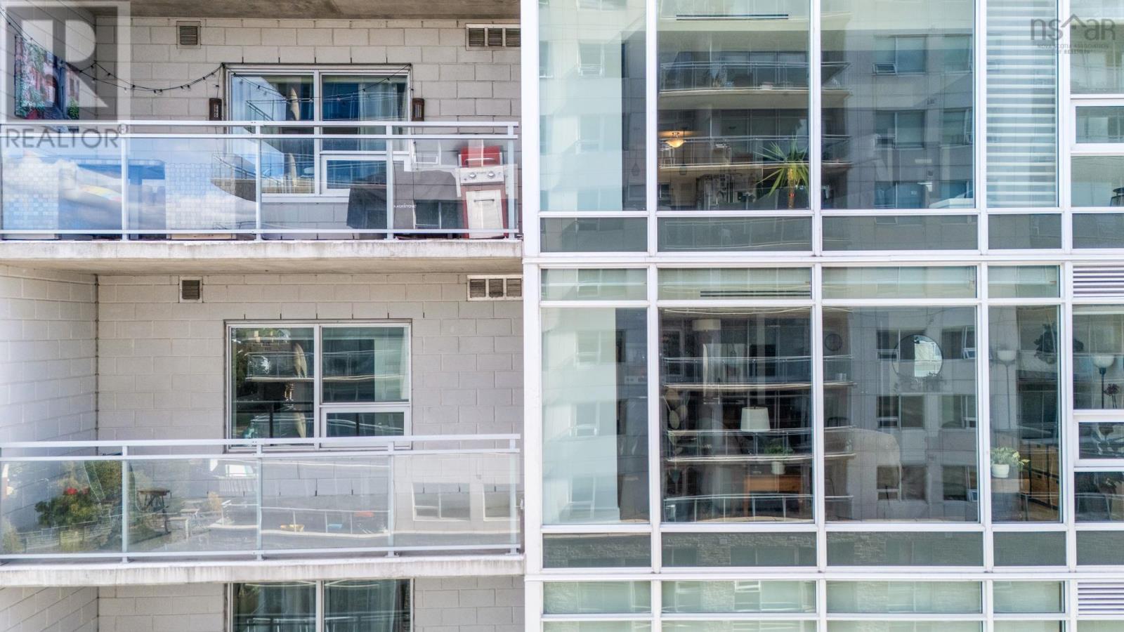 Property 49 of 49 of 607 31 Kings Wharf Place