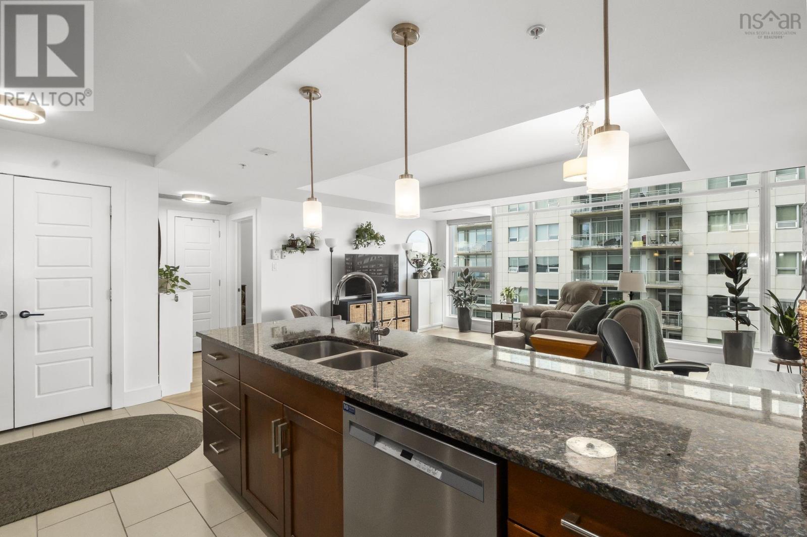 Property 8 of 49 of 607 31 Kings Wharf Place