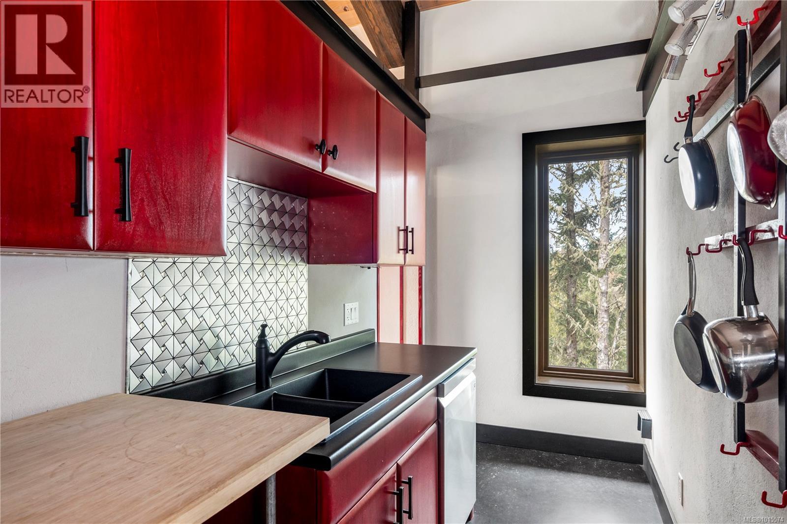  7405 Thornton Heights, Sooke