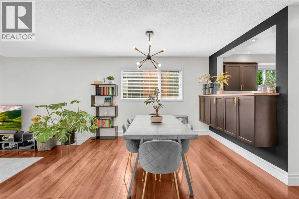 Single Family House for Sale in   Avenue NE Tuxedo Park Calgary 