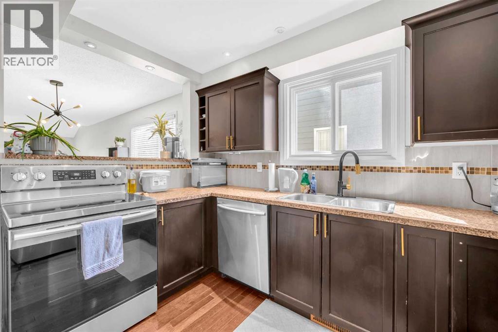 Single Family House for Sale in   Avenue NE Tuxedo Park Calgary 