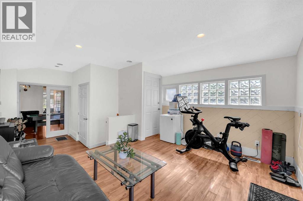 Single Family House for Sale in   Avenue NE Tuxedo Park Calgary 