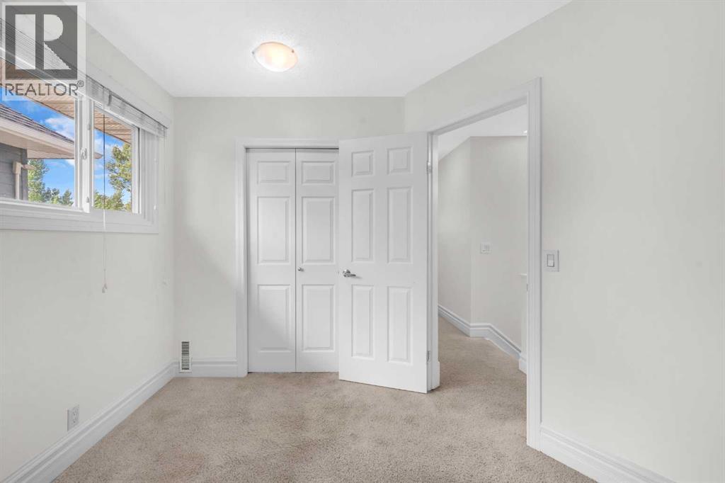 Single Family House for Sale in   Avenue NE Tuxedo Park Calgary 