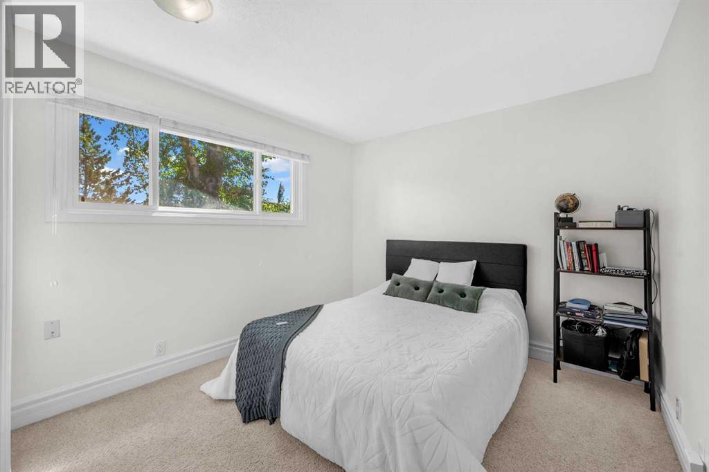 Single Family House for Sale in   Avenue NE Tuxedo Park Calgary 