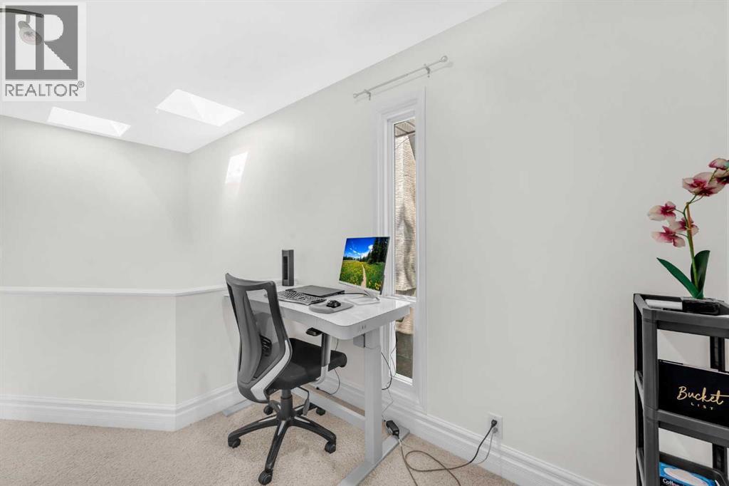 Single Family House for Sale in   Avenue NE Tuxedo Park Calgary 