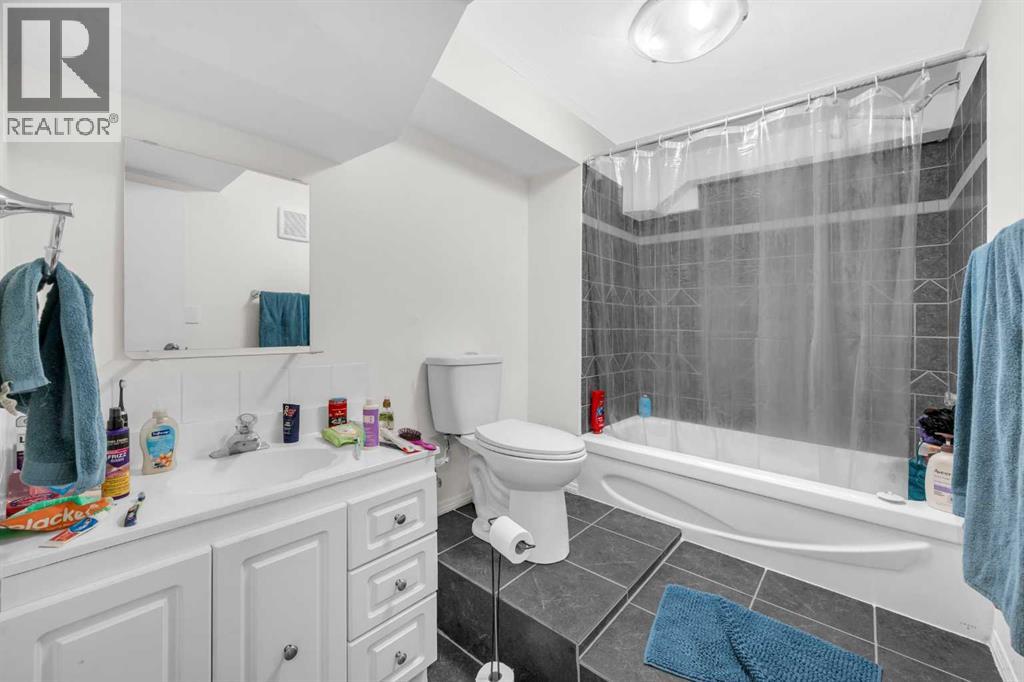 Single Family House for Sale in   Avenue NE Tuxedo Park Calgary 