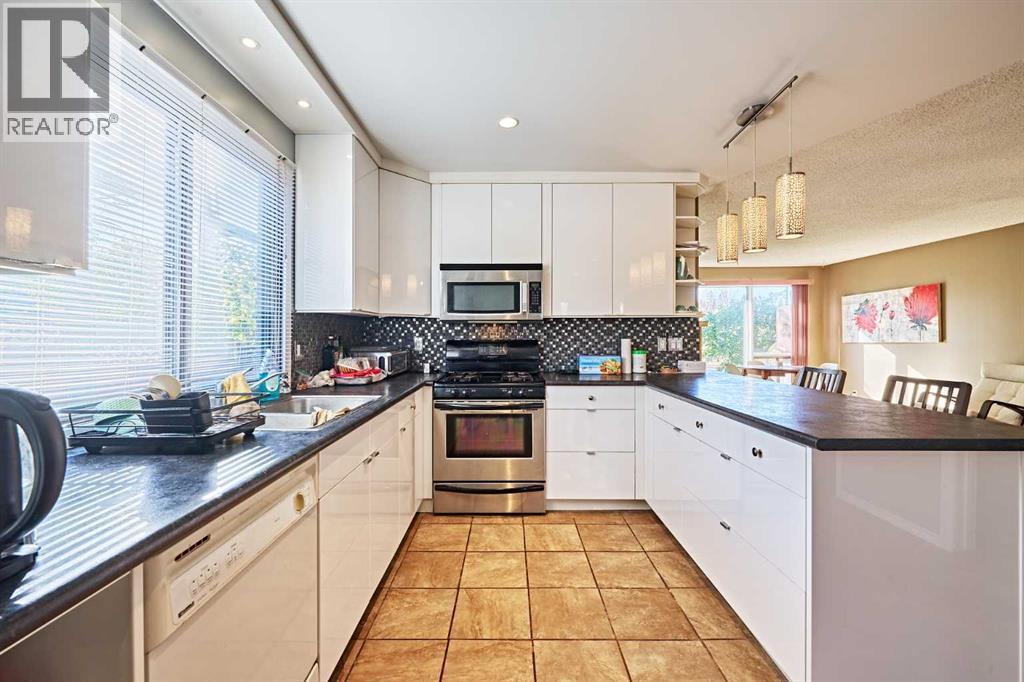 Single Family House Bungalow for Sale in  Berwick Road NW Beddington Heights Calgary 