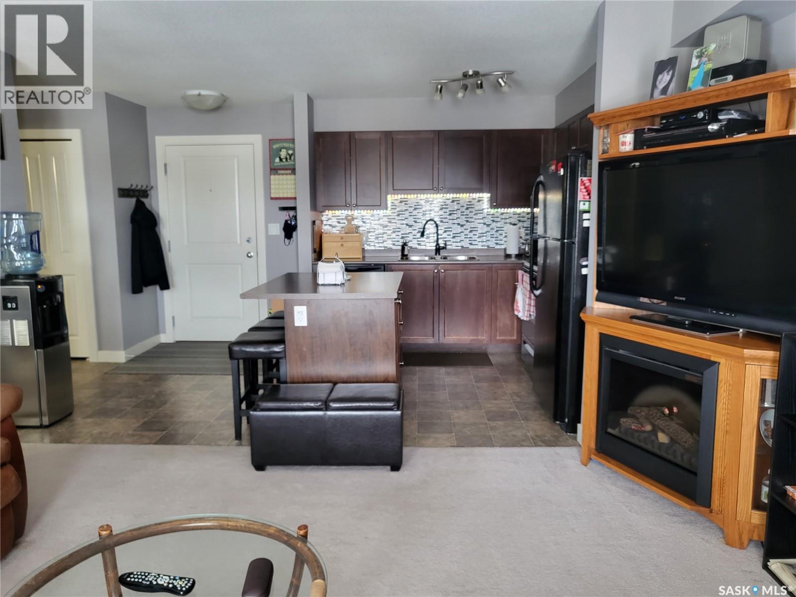 #403 308 Petterson DRIVE - 22