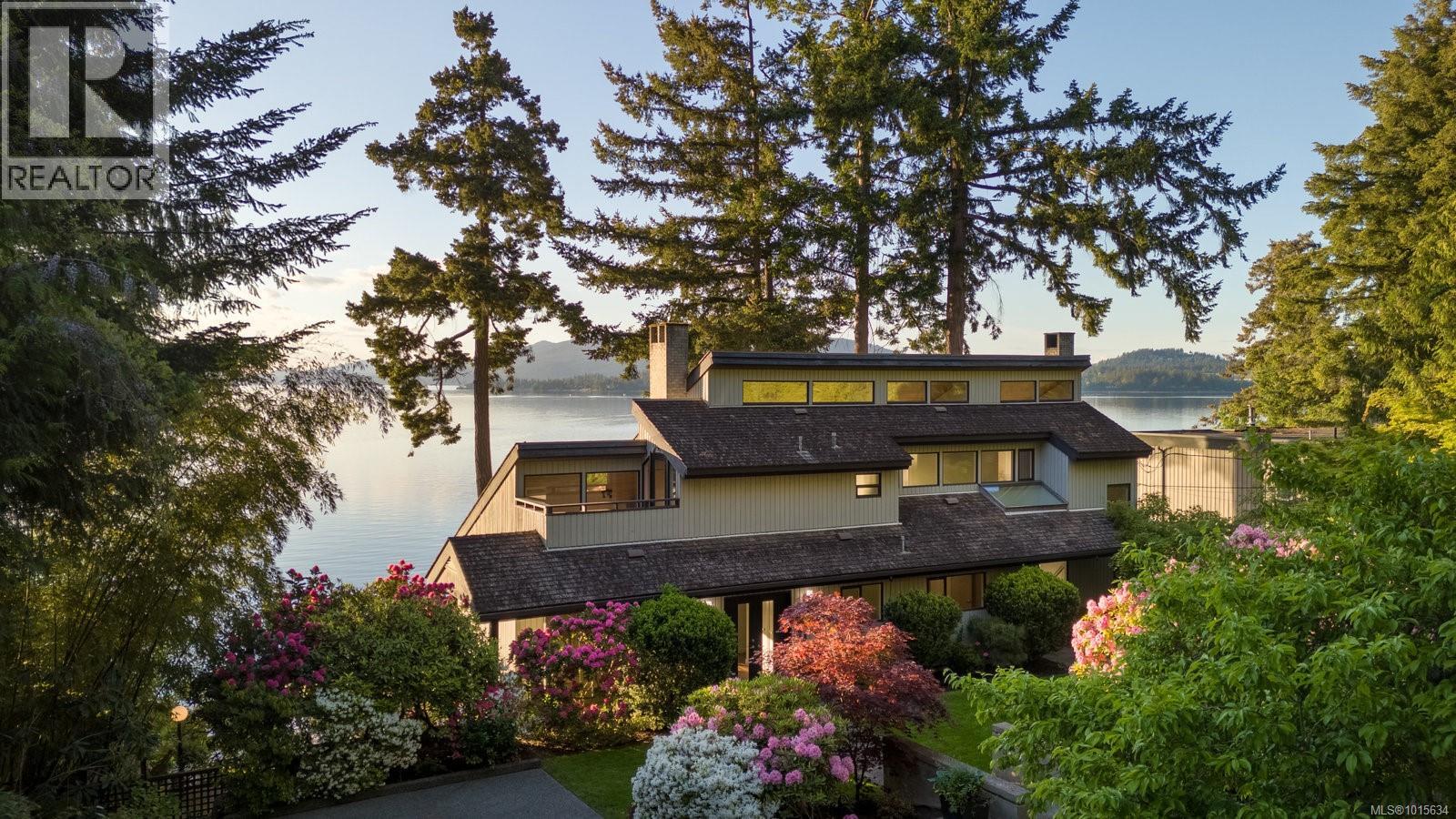 9600 Ardmore Drive, North Saanich