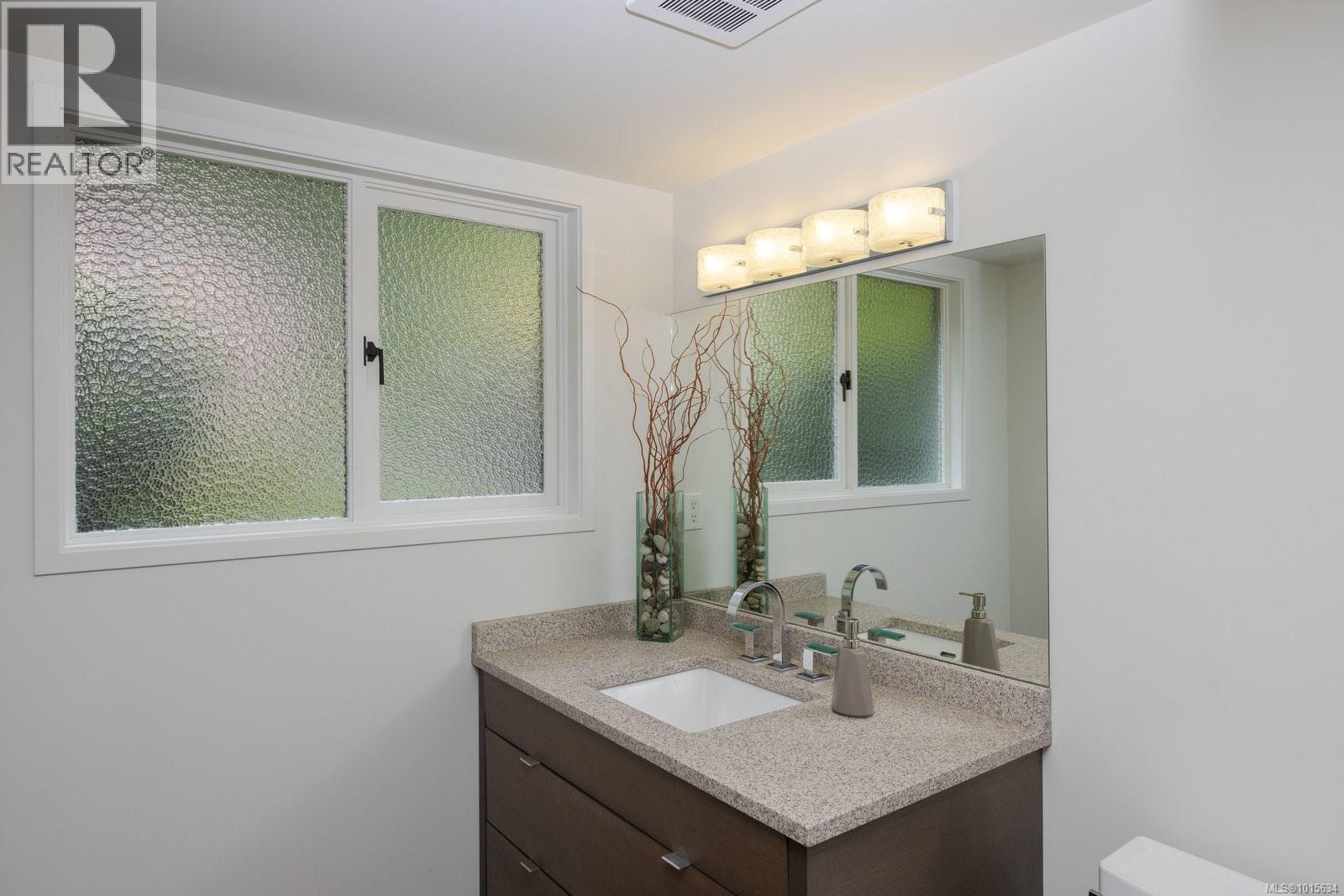  9600 Ardmore Drive, North Saanich