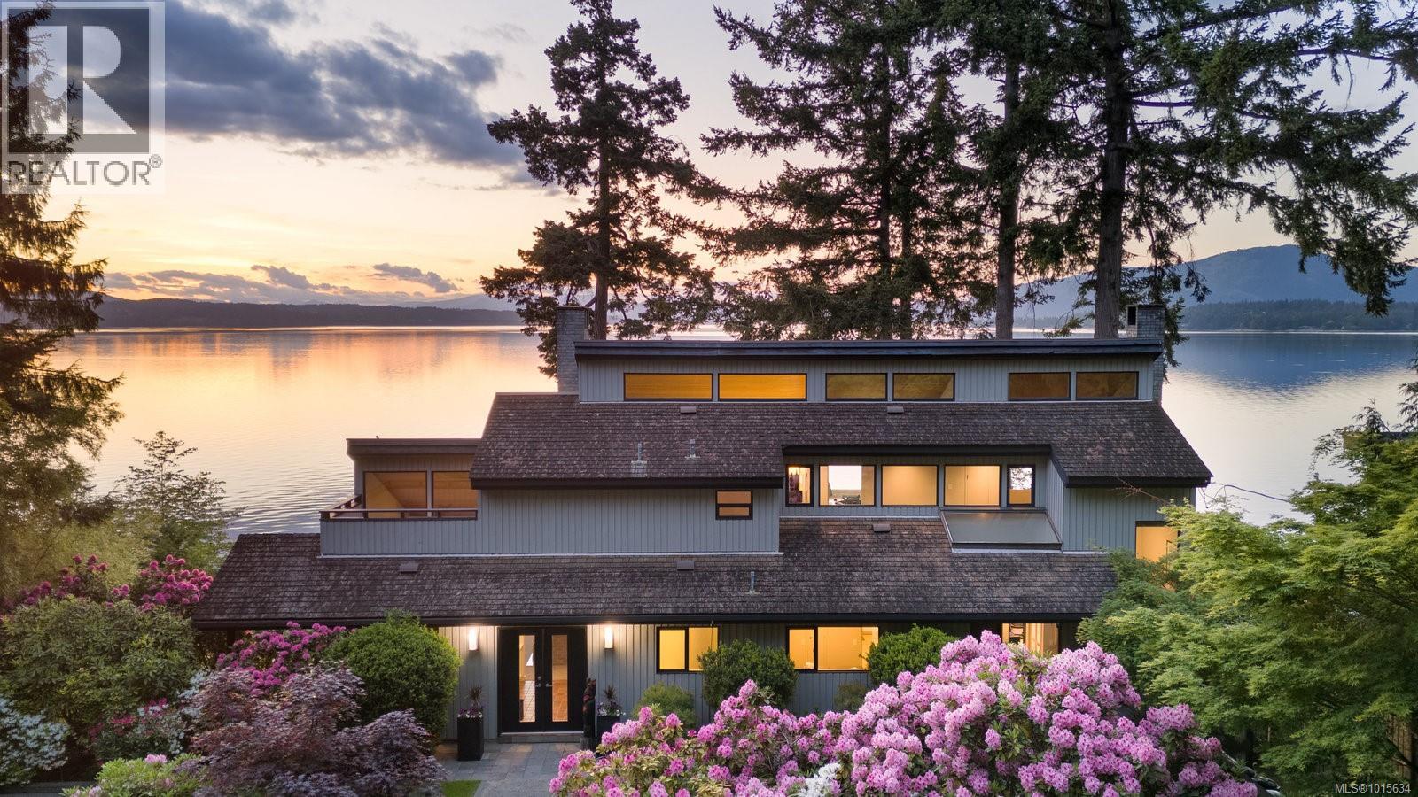  9600 Ardmore Drive, North Saanich