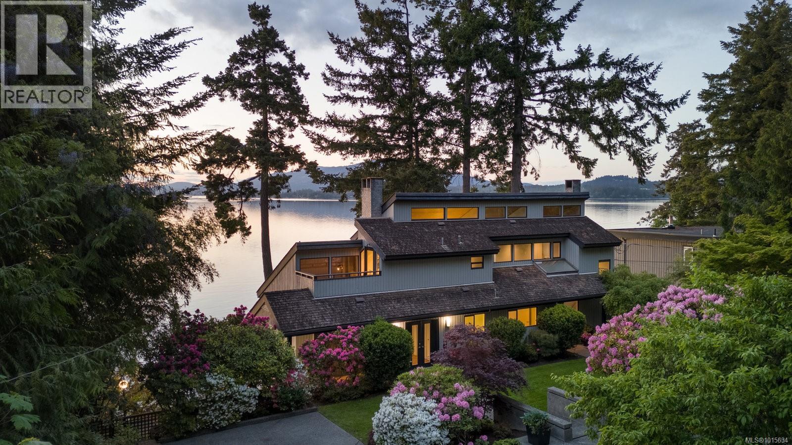  9600 Ardmore Drive, North Saanich