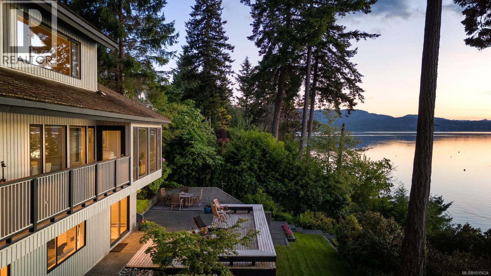  9600 Ardmore Drive, North Saanich