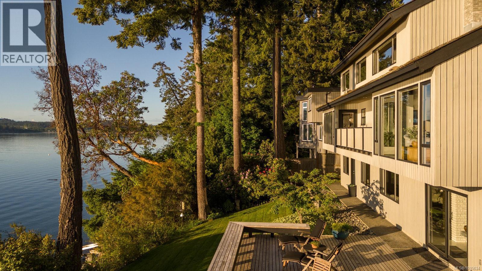  9600 Ardmore Drive, North Saanich