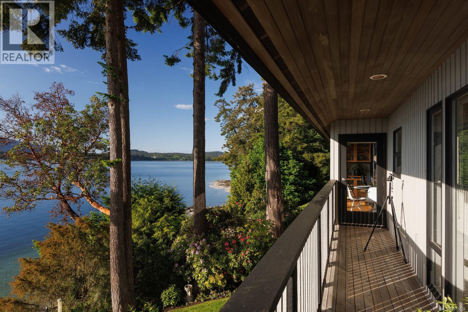  9600 Ardmore Drive, North Saanich