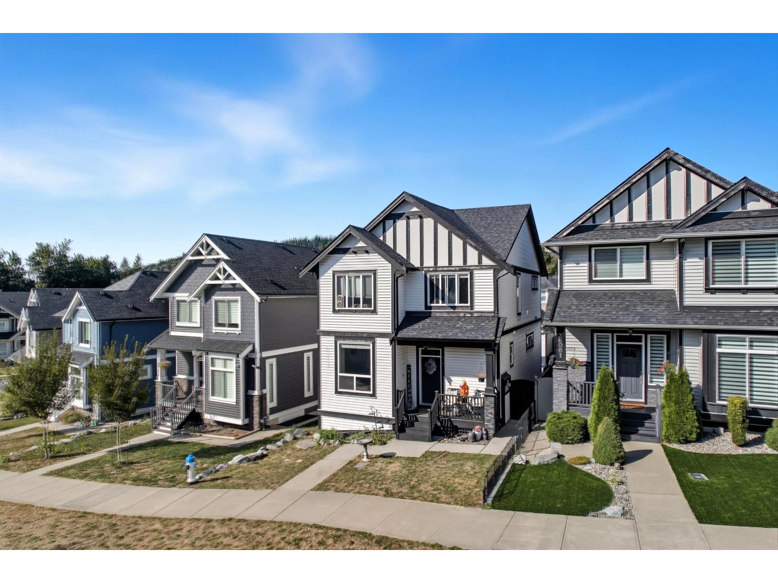 36051 EMILY CARR Green - photo 2