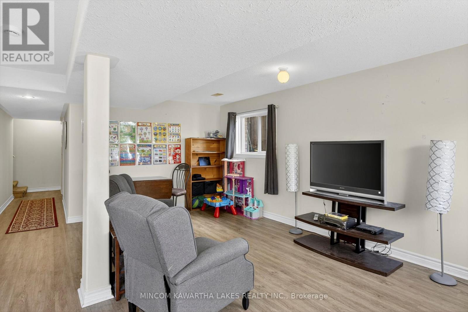 724 TRAILVIEW DRIVE - 33