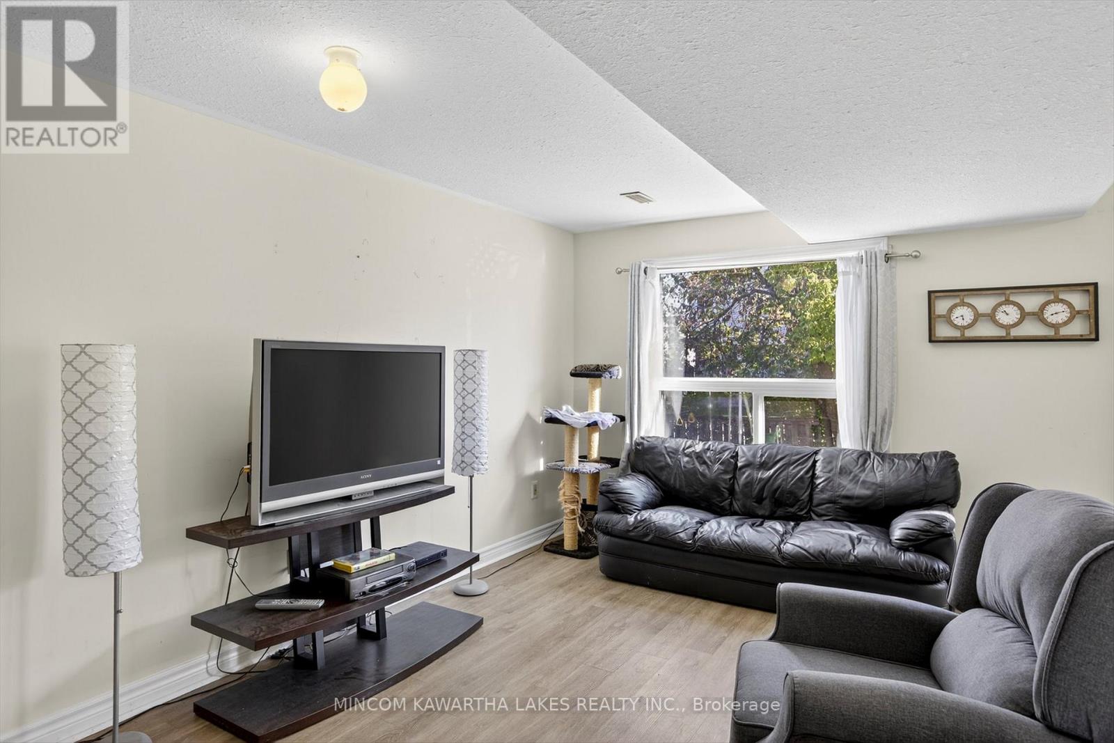 724 TRAILVIEW DRIVE - 34
