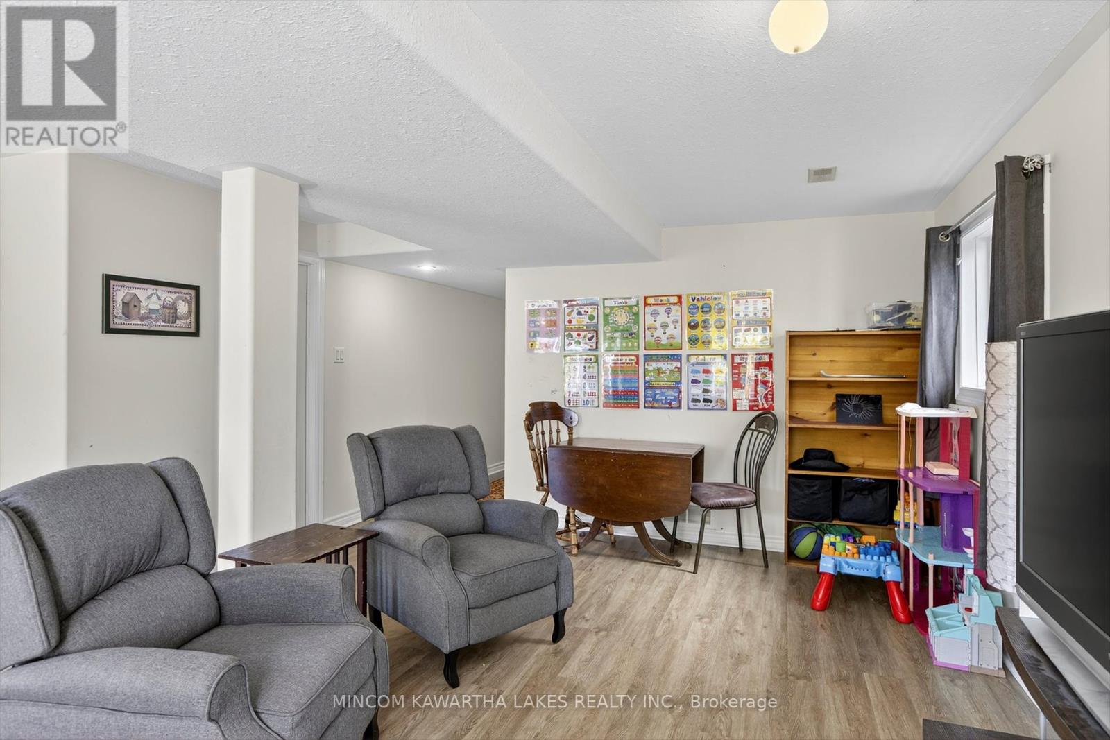 724 TRAILVIEW DRIVE - 35