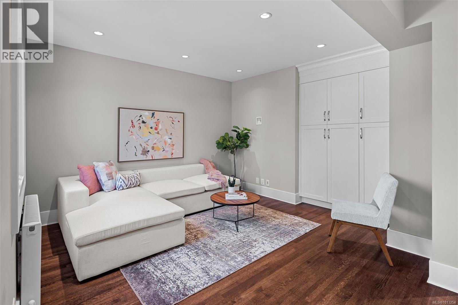  750 Island Road, Oak Bay