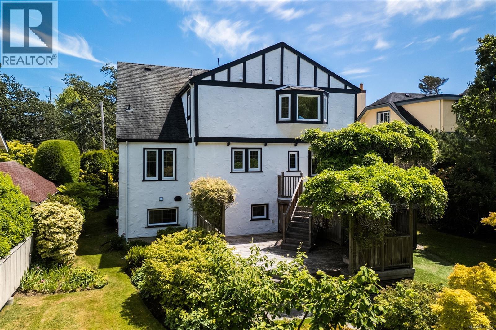  750 Island Road, Oak Bay