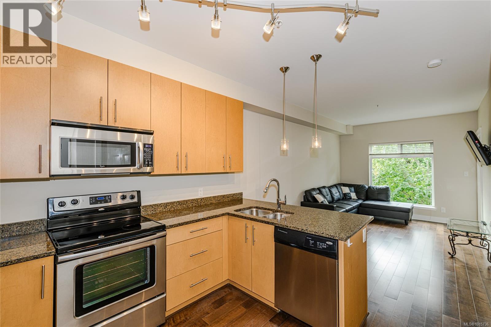 214 21 Conard Street, View Royal