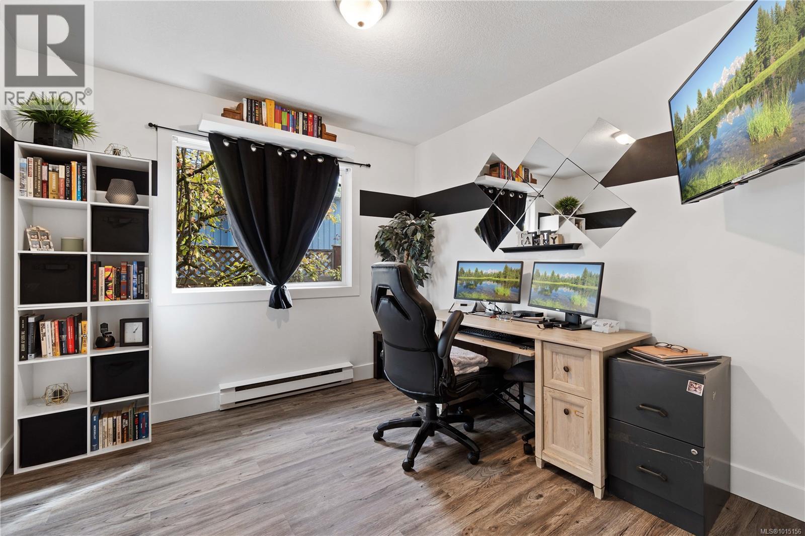 780 Humphrey Rd, Parksville