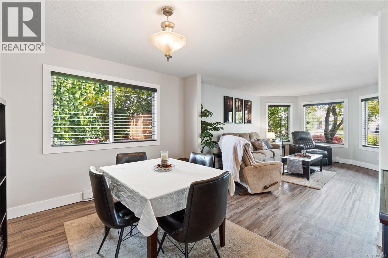 780 Humphrey Rd, Parksville