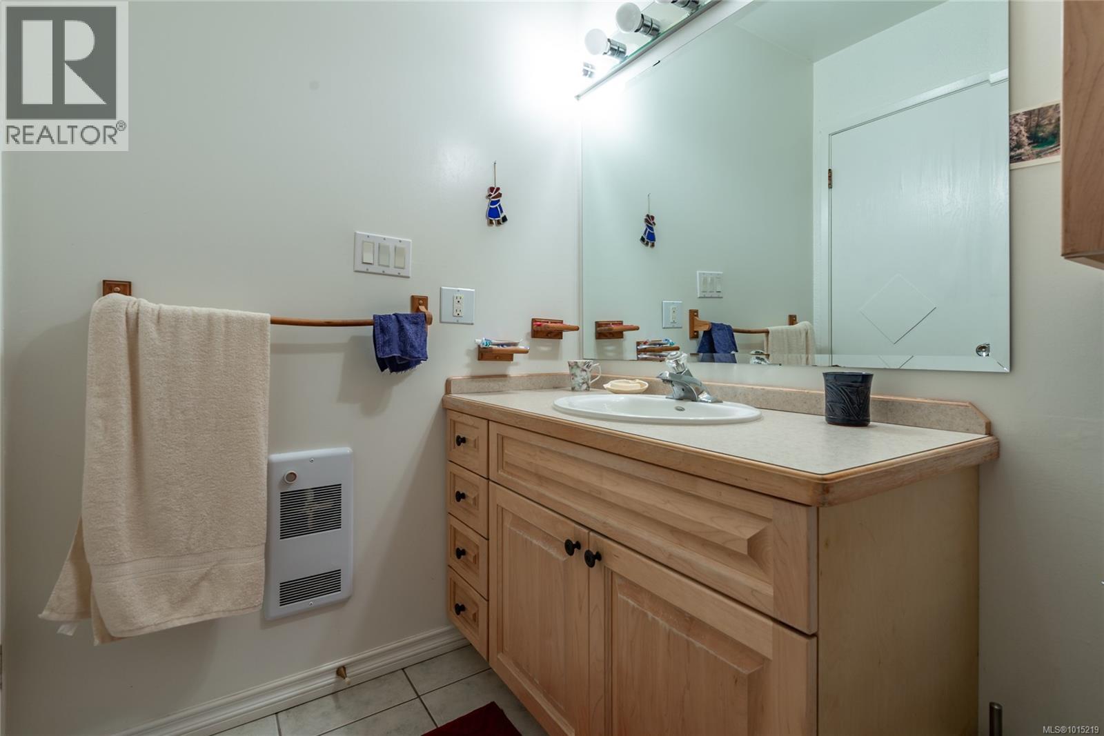 11 500 Muchalat Pl, Gold River