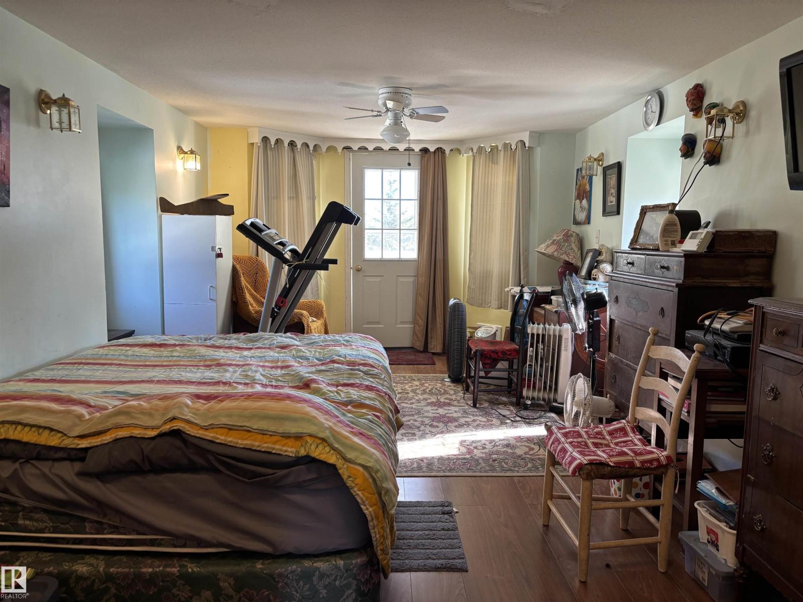 140 Russel DR - 19