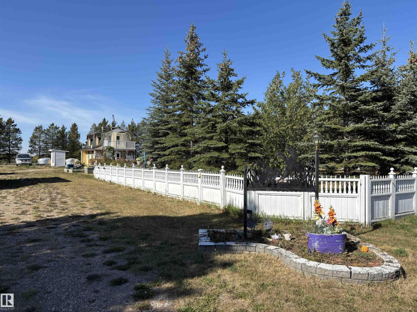 140 Russel DR - 25
