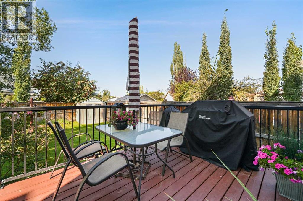 Single Family House for Sale in  Mt Apex Green SE McKenzie Lake Calgary 