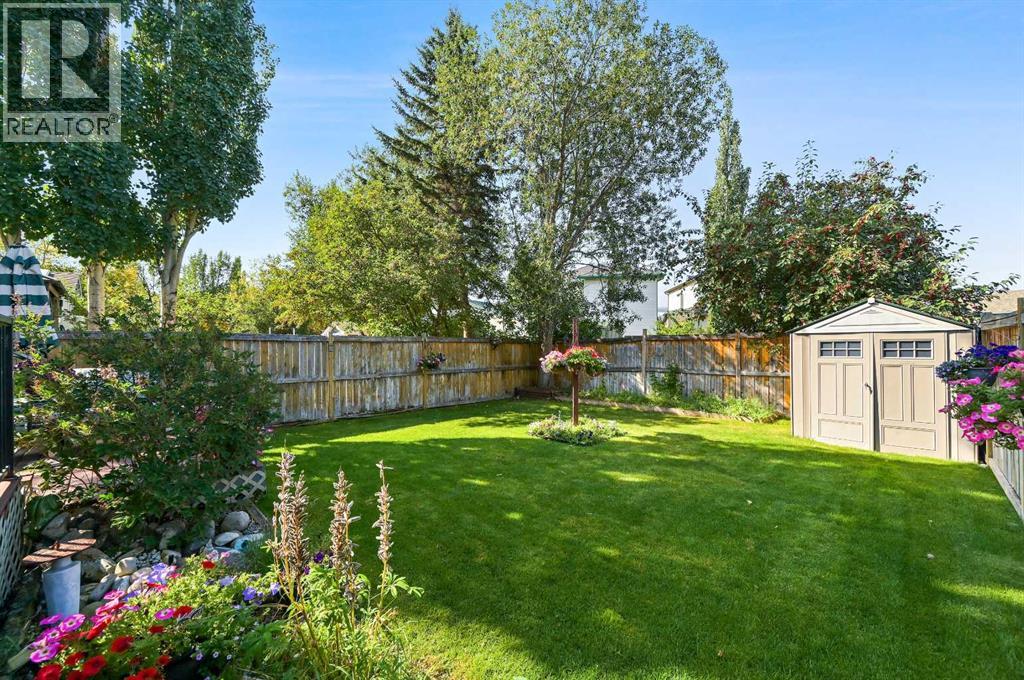 Single Family House for Sale in  Mt Apex Green SE McKenzie Lake Calgary 