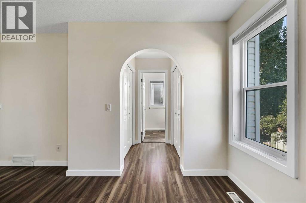 Single Family House for Sale in  Mt Apex Green SE McKenzie Lake Calgary 