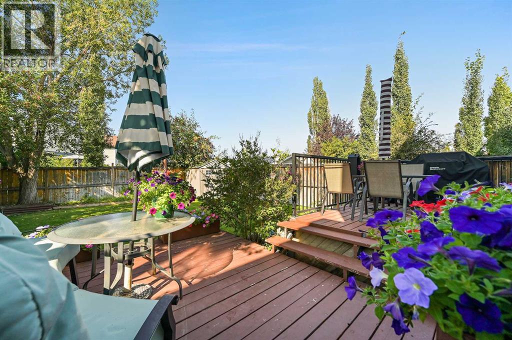 Single Family House for Sale in  Mt Apex Green SE McKenzie Lake Calgary 