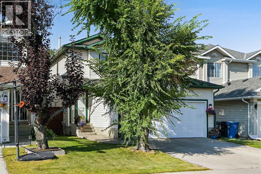 Single Family House for Sale in  Mt Apex Green SE McKenzie Lake Calgary 